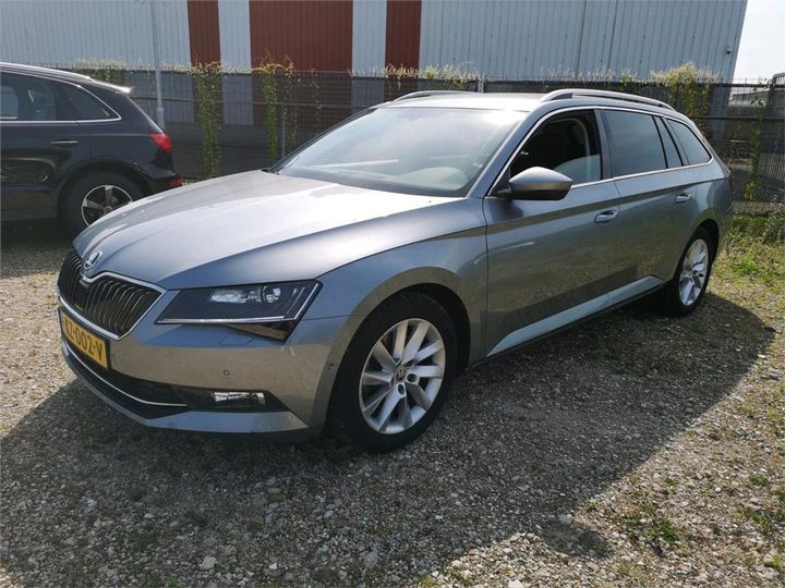 SKODA SUPERB 2017 tmbjg9np8h7500677