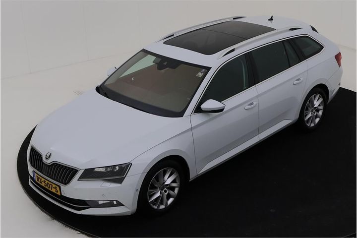 SKODA SUPERB 2018 tmbjg9npxj7568579