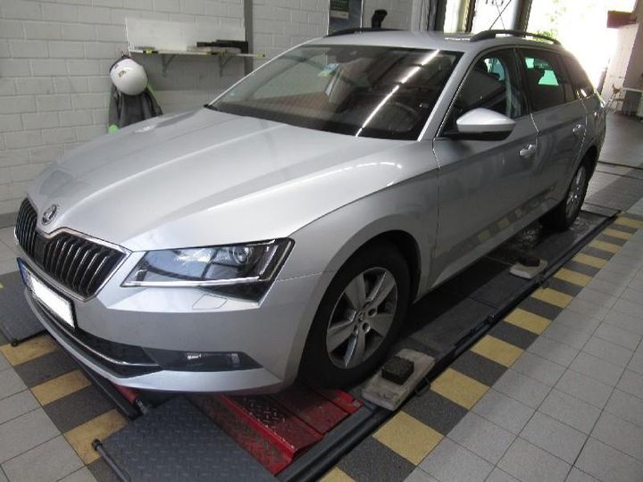 SKODA SUPERB 2019 tmbjh7npxk7077044