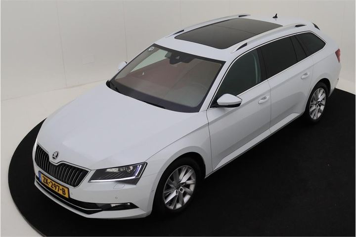 SKODA SUPERB 2019 tmbjh9np5k7016938