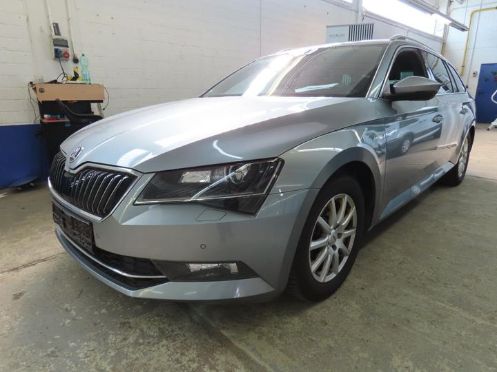 SKODA SUPERB 2019 tmbjj7np2k7052711