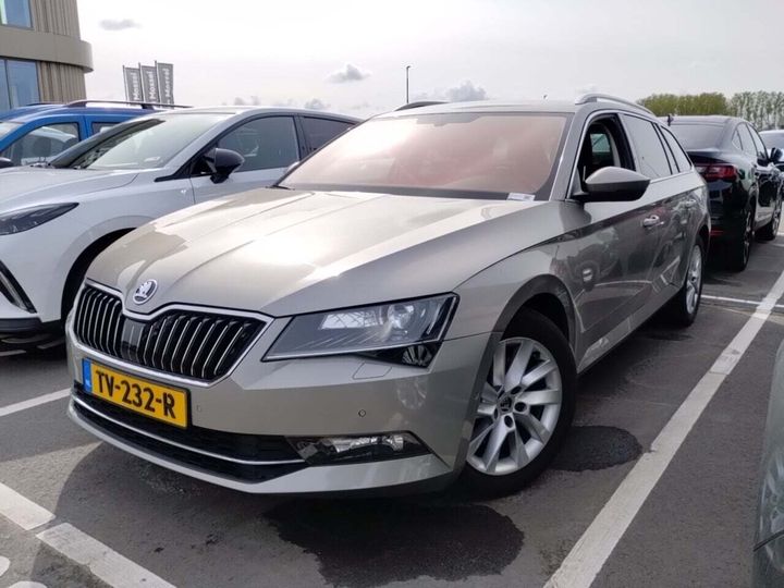 SKODA SUPERB 2018 tmbjn9np4k7015949