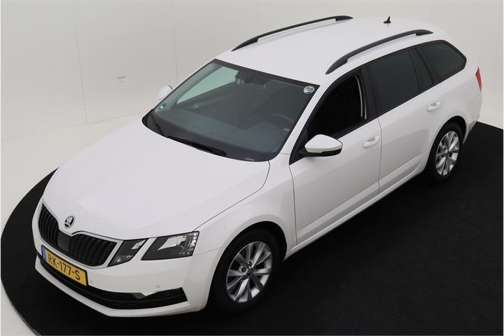 SKODA OCTAVIA 2018 tmbjp9ne1j0225893