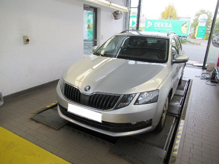 SKODA OCTAVIA 2018 tmblj7ne5j0355979