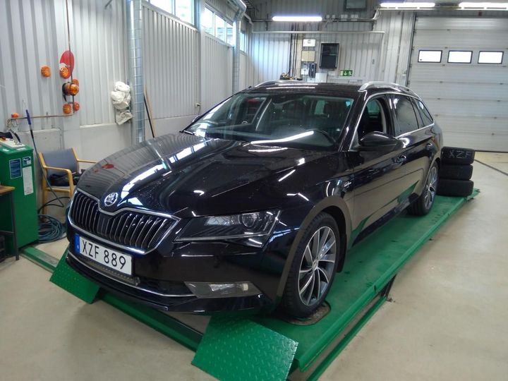 SKODA SUPERB 2018 tmblj9np3j7565811