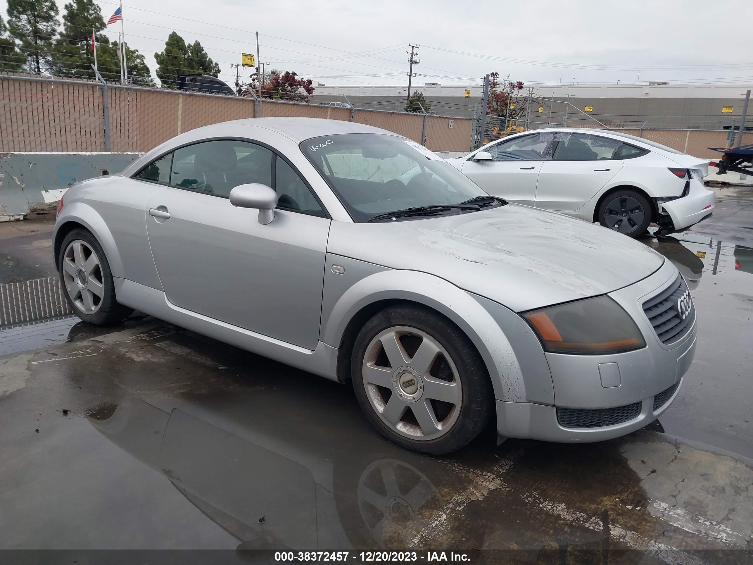 AUDI TT 2000 truuc28n5y1051252