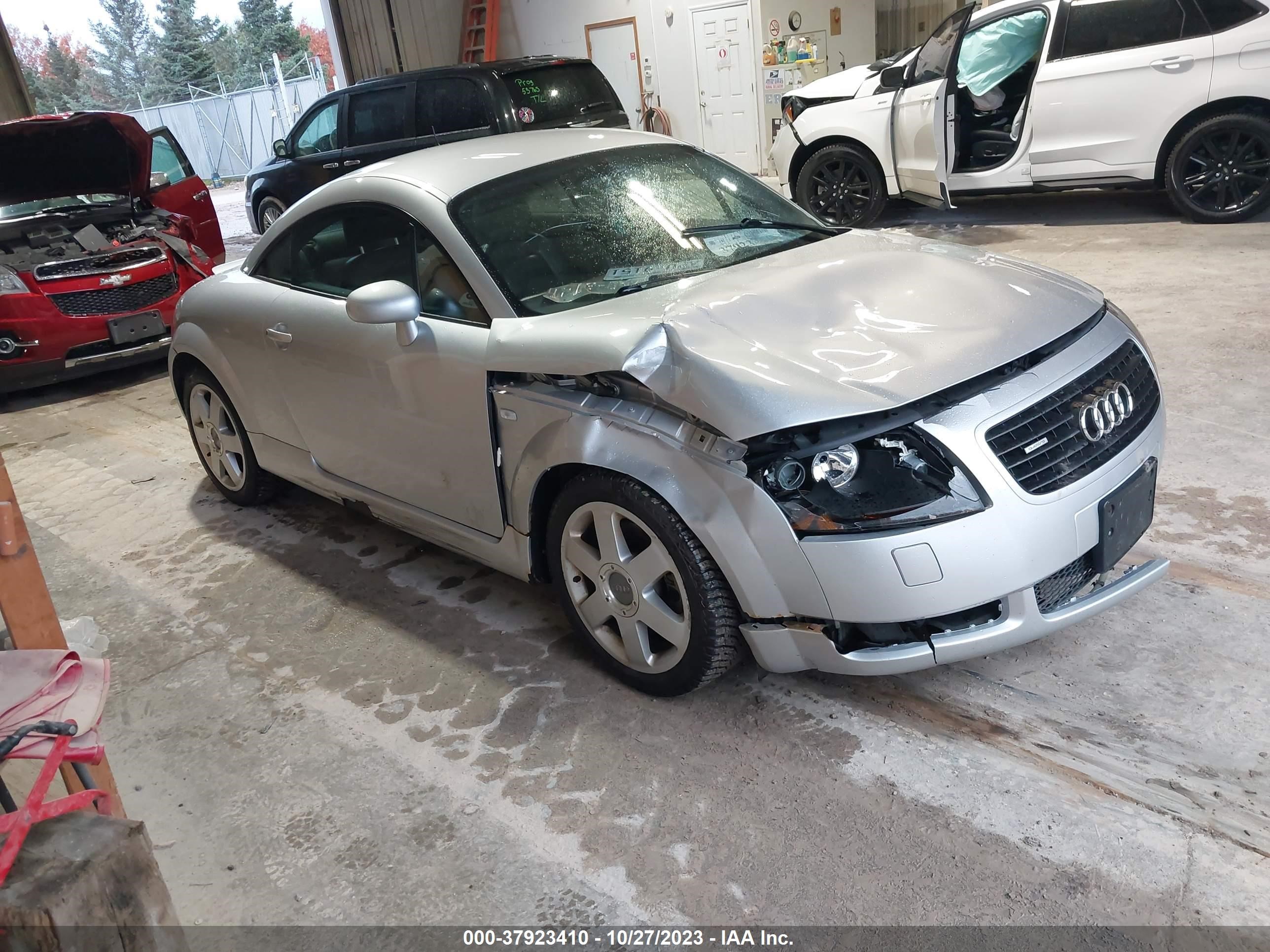 AUDI TT 2001 truwx28n711021415