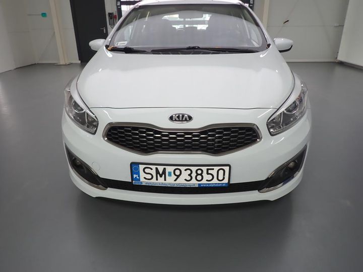 KIA CEE&#39D 2018 u5yhm516ajl340240