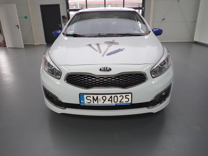 KIA CEE&#39D 2018 u5yhm516ajl340321