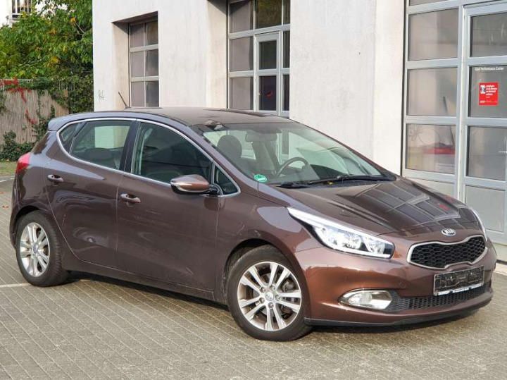 KIA CEED HATCHBACK 2012 u5yhn513adl034652