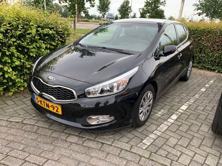 KIA CEE&#39D 2013 u5yhn513ael082205