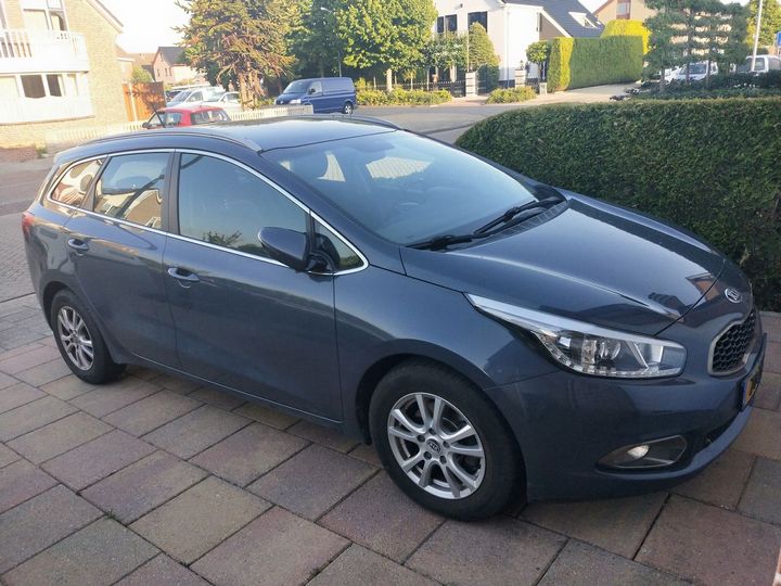 KIA CEE&#39D SPORTSWAGON 2012 u5yhn813adl010007