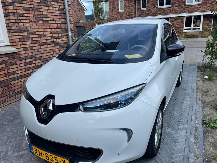 RENAULT ZOE 2014 vf1agvya052184006