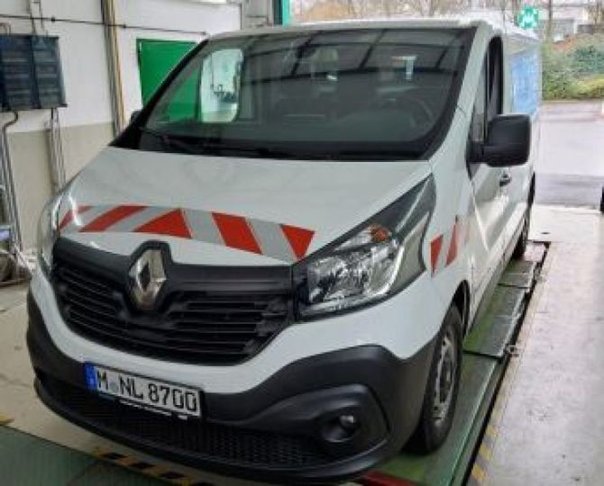 RENAULT TRAFIC 2017 vf1fl000858670114