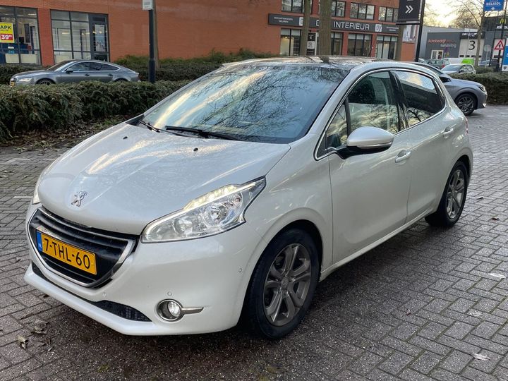 PEUGEOT 208 2014 vf3cchmz0ew012278