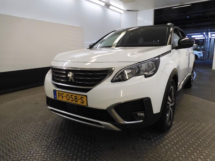 PEUGEOT 5008 2017 vf3m45gzwhl024122