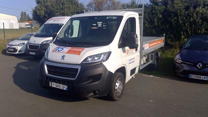 PEUGEOT BOXER PLATEAU CABINE (BENNE) 2018 vf3yc2mau12h27310