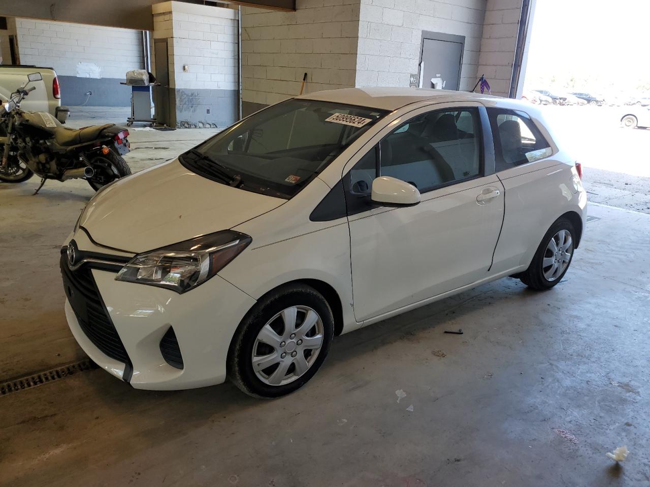 TOYOTA YARIS 2015 vnkjtud30fa021626