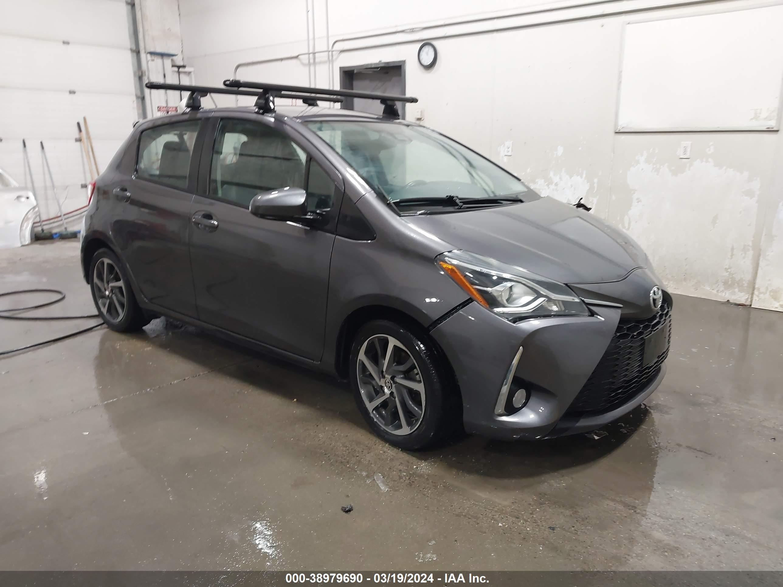 TOYOTA YARIS 2018 vnkktud31ja094646