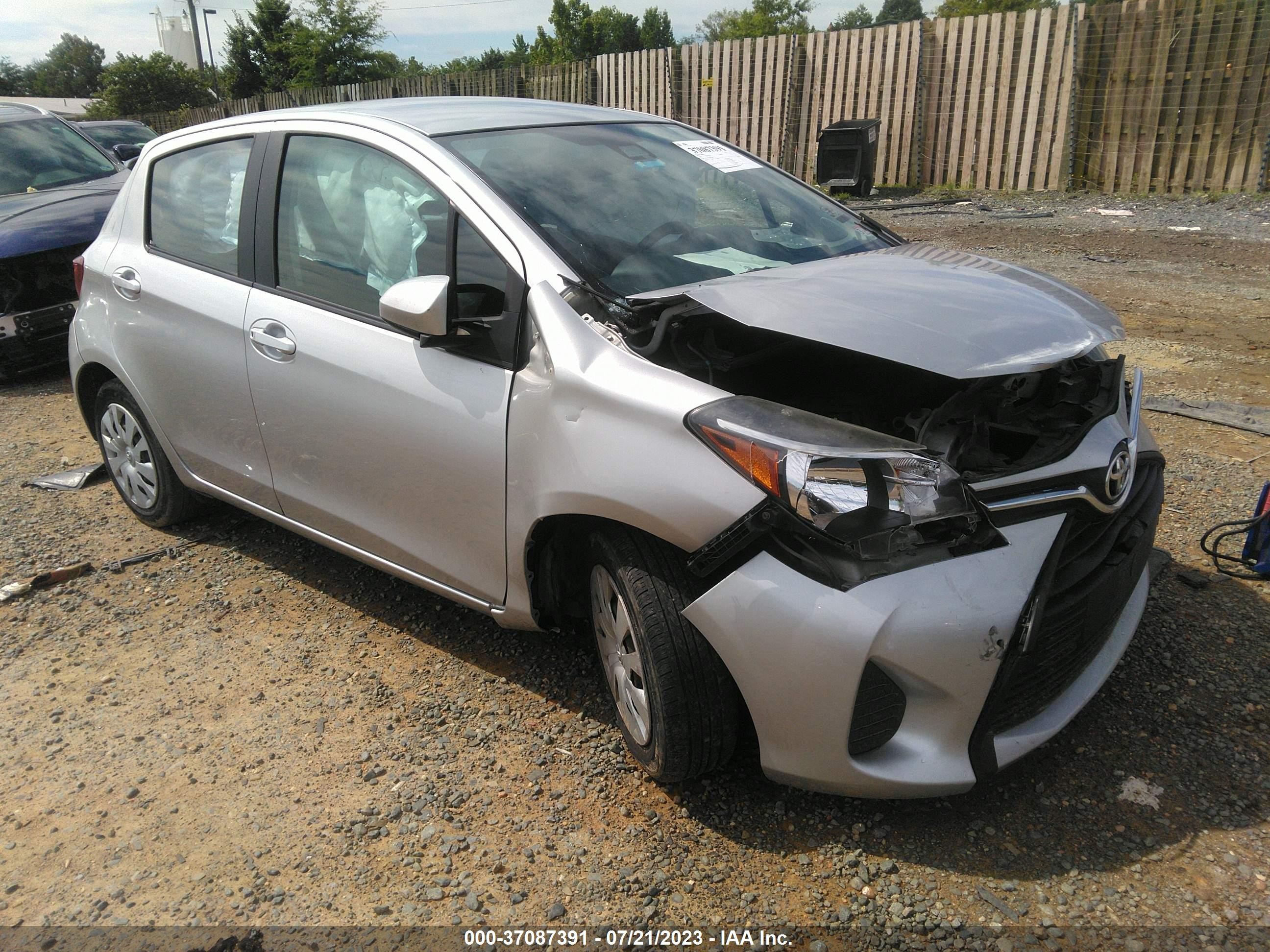 TOYOTA YARIS 2017 vnkktud36ha083376