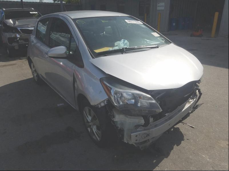 TOYOTA YARIS 2015 vnkktud38fa028442