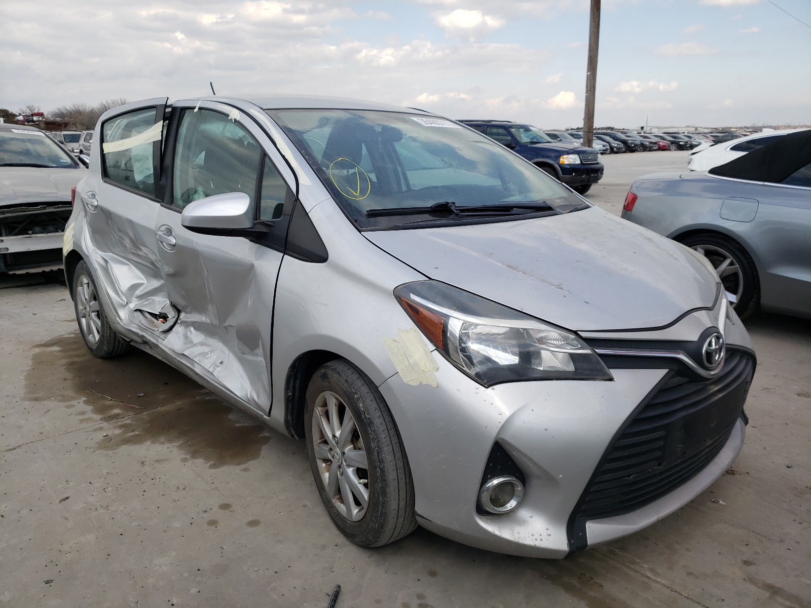 TOYOTA YARIS 2015 vnkktud39fa019586