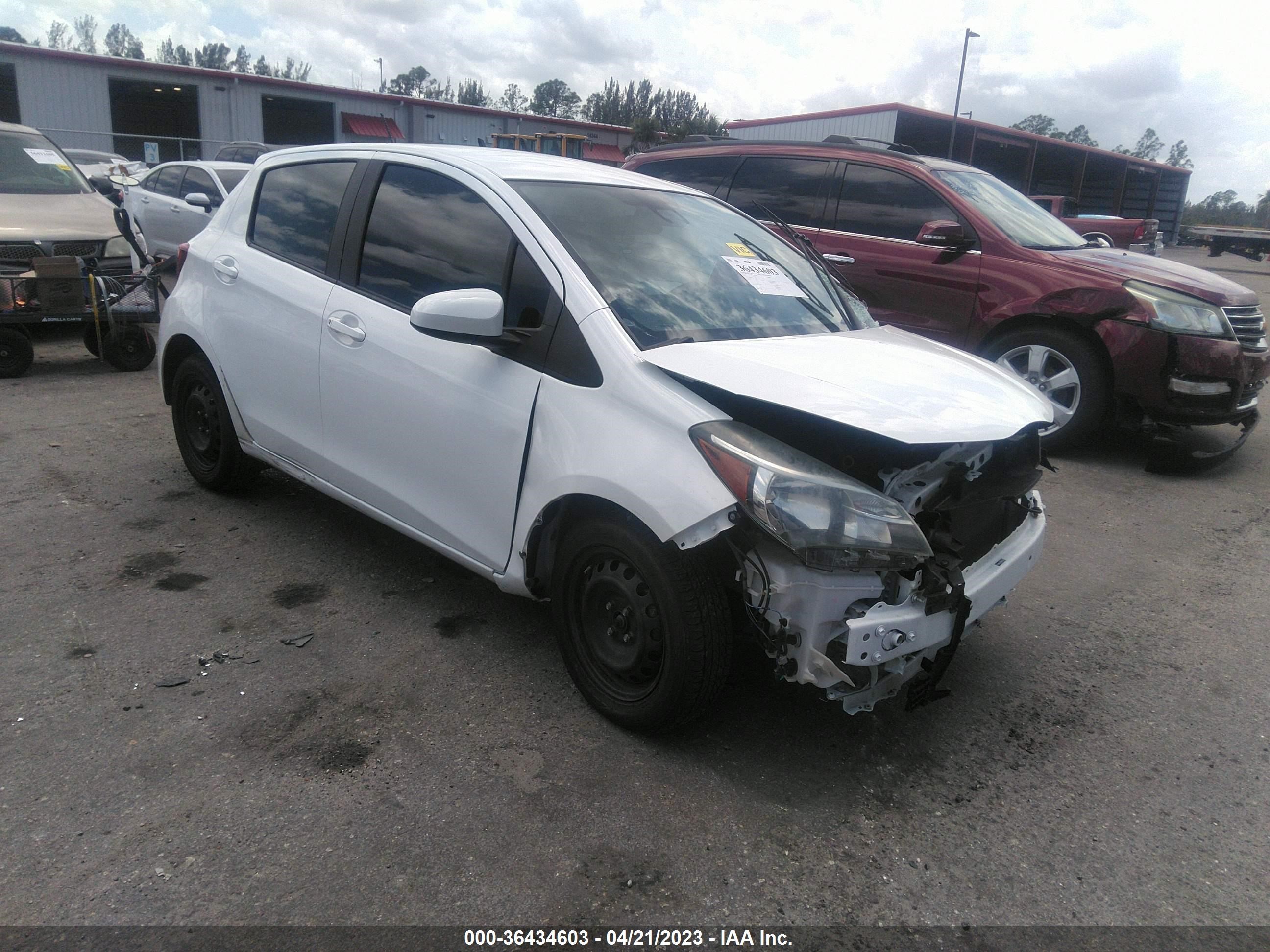 TOYOTA YARIS 2017 vnkktud39ha073554