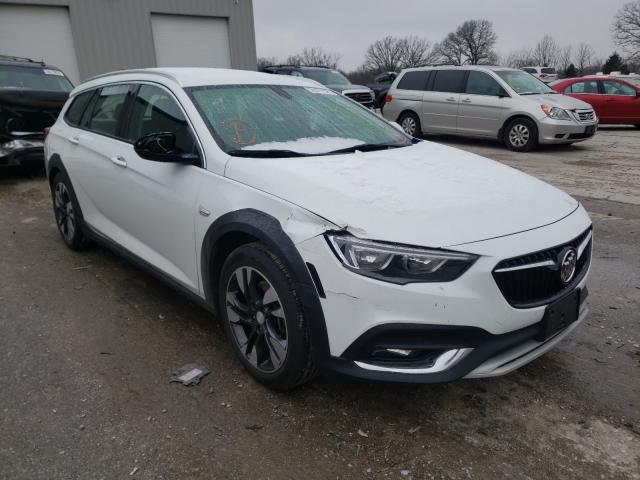 BUICK REGAL TOUR 2018 w04gu8sx1j1149227