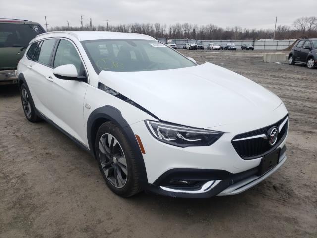 BUICK REGAL TOUR 2018 w04gu8sx2j1125342