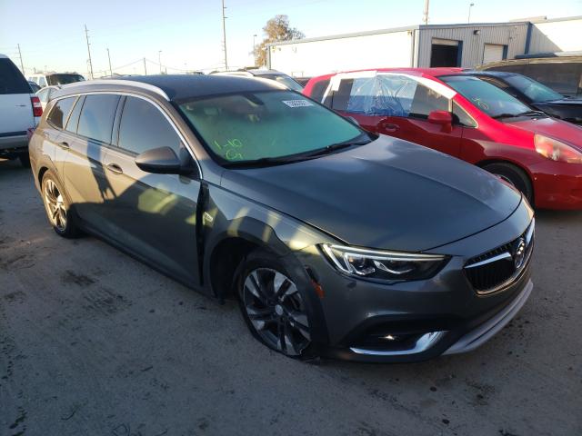 BUICK REGAL TOUR 2018 w04gu8sx2j1169695