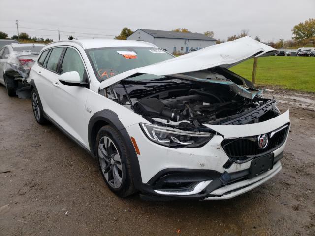 BUICK REGAL TOUR 2018 w04gu8sx5j1132141