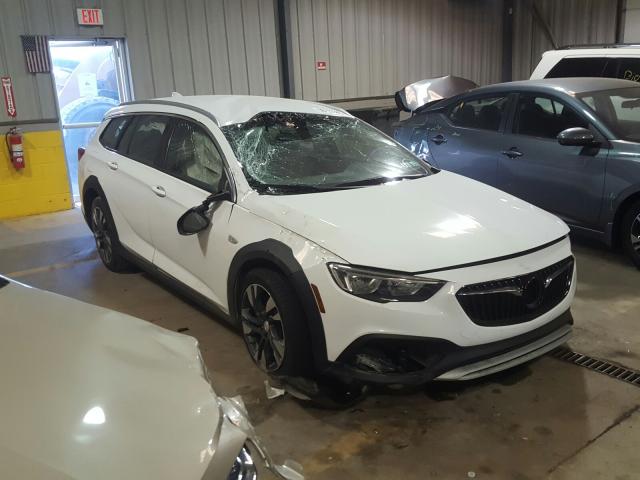 BUICK REGAL TOUR 2018 w04gu8sx6j1041444