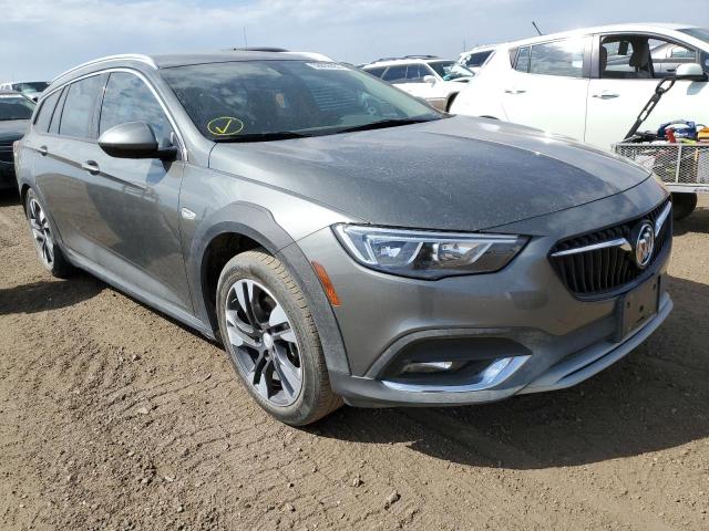 BUICK REGAL TOUR 2018 w04gu8sx8j1058455