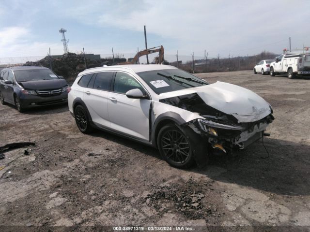 BUICK REGAL TOURX 2018 w04gu8sx9j1125354