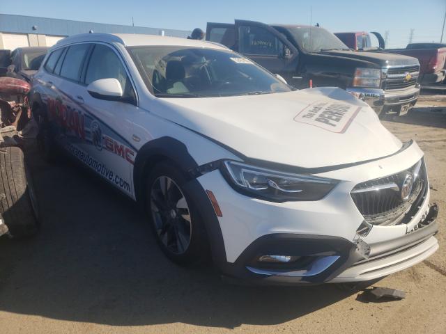 BUICK REGAL TOUR 2018 w04gv8sx3j1145631