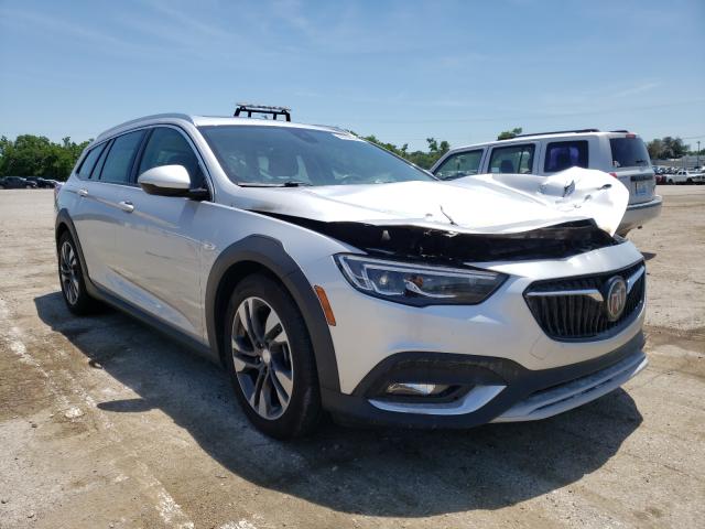 BUICK REGAL TOUR 2018 w04gv8sx3j1178192