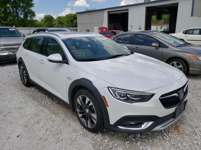 BUICK REGAL TOUR 2018 w04gv8sx7j1162254