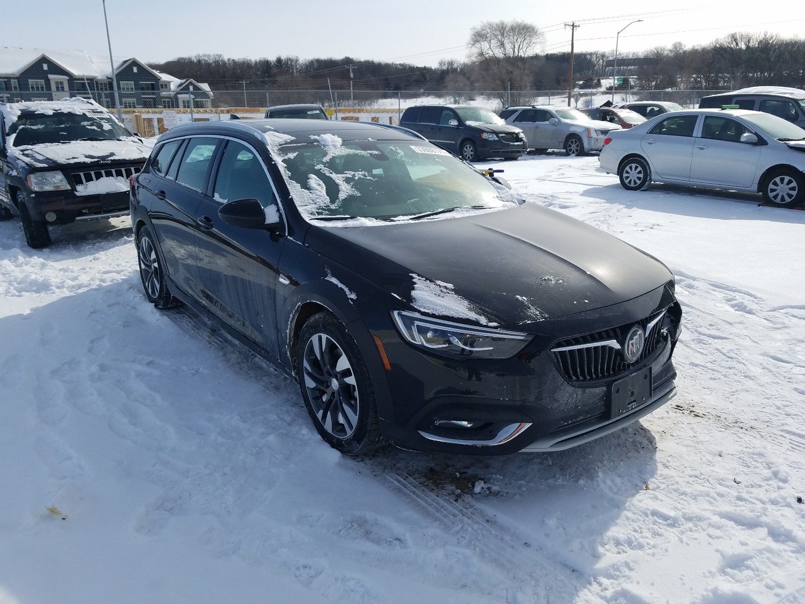 BUICK REGAL TOUR 2018 w04gv8sx9j1139719