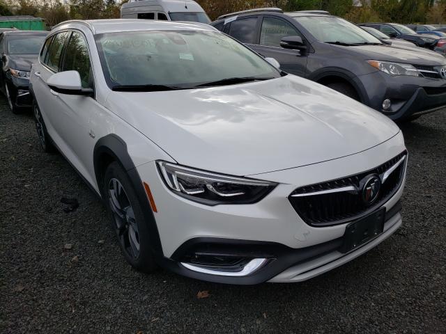 BUICK REGAL TOUR 2018 w04gv8sx9j1170839