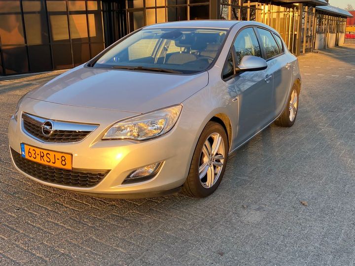 OPEL ASTRA 2011 w0lpd6eb6bg160893