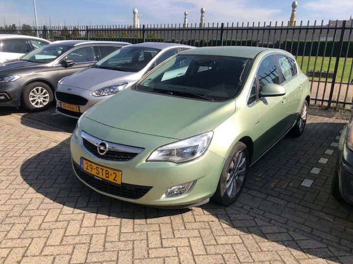 OPEL ASTRA 2011 w0lpe6eu2bg042659