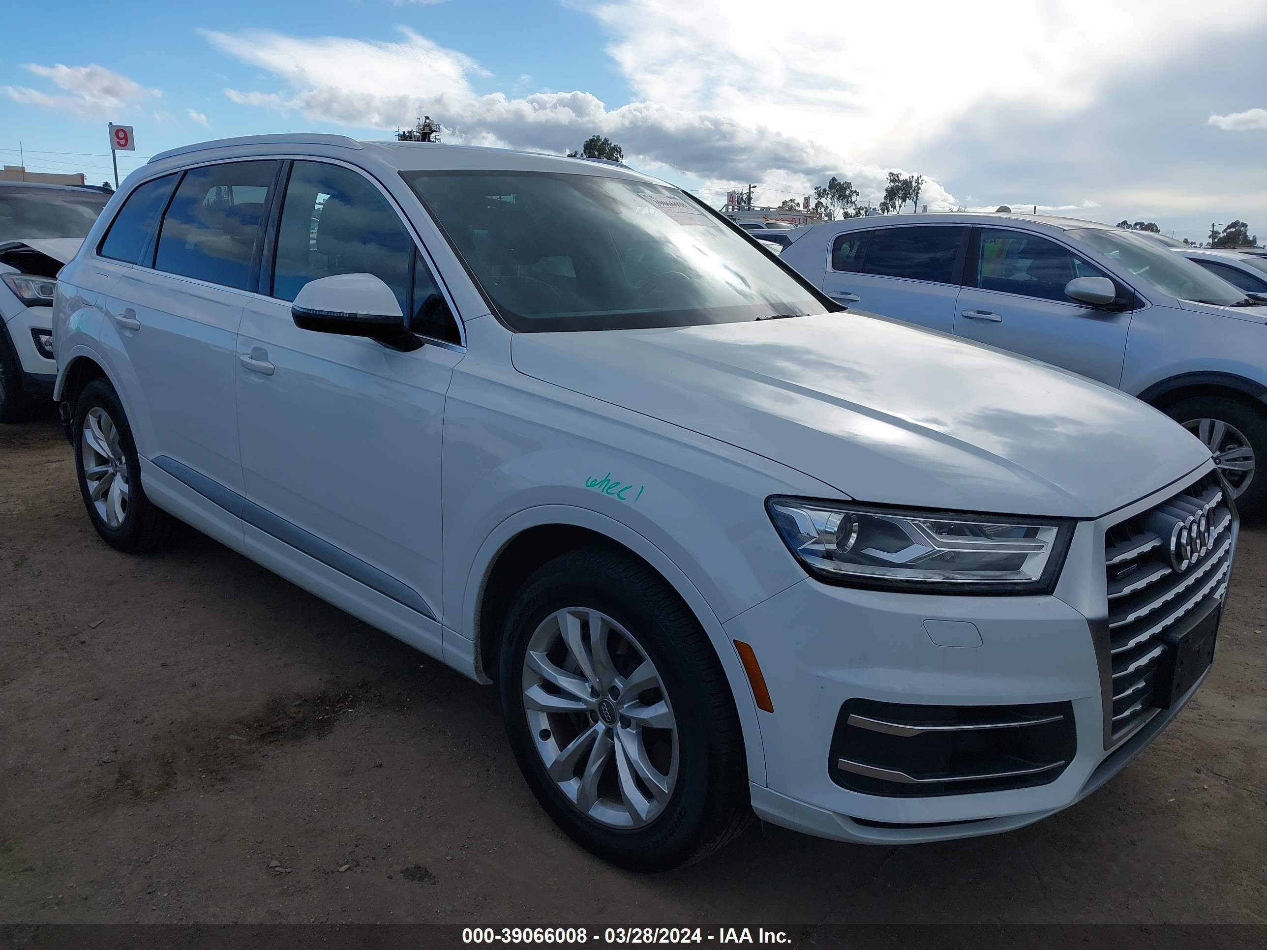 AUDI Q7 2019 wa1aaaf72kd001894