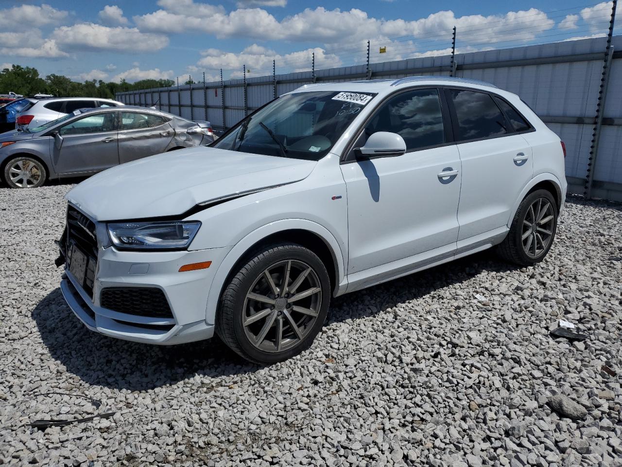 AUDI Q3 2018 wa1bccfs7jr024510