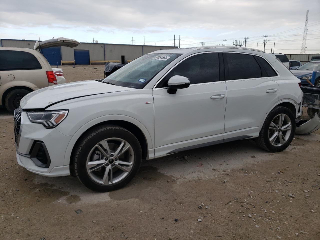 AUDI Q3 2024 wa1decf31r1025657