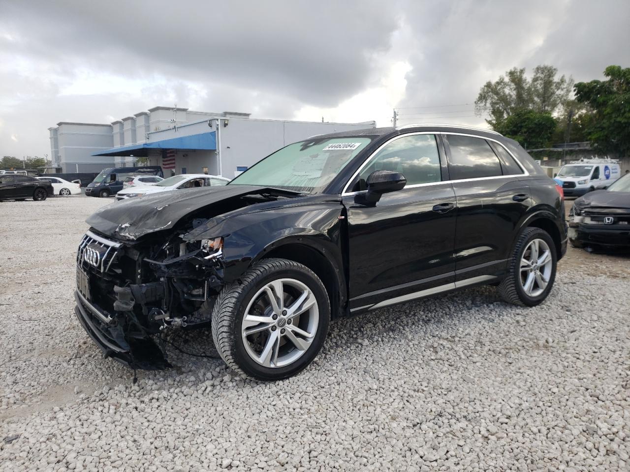 AUDI Q3 2020 wa1decf34l1056456