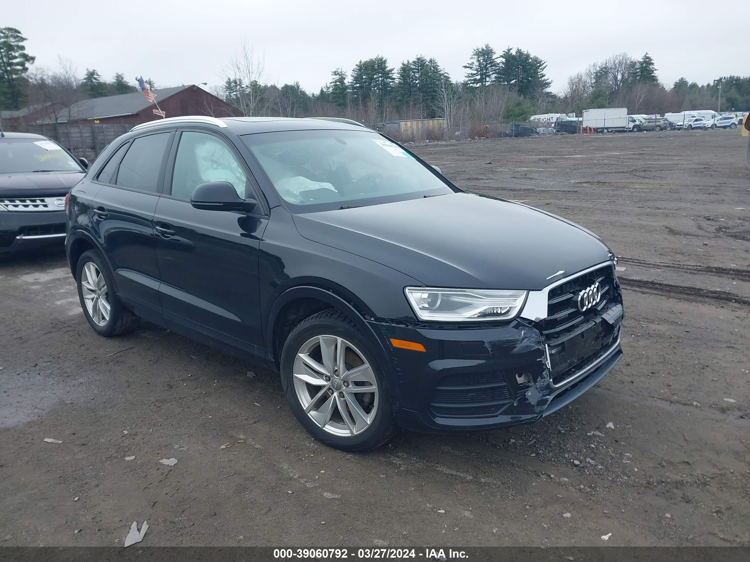 AUDI Q3 2017 wa1eccfs4hr003041