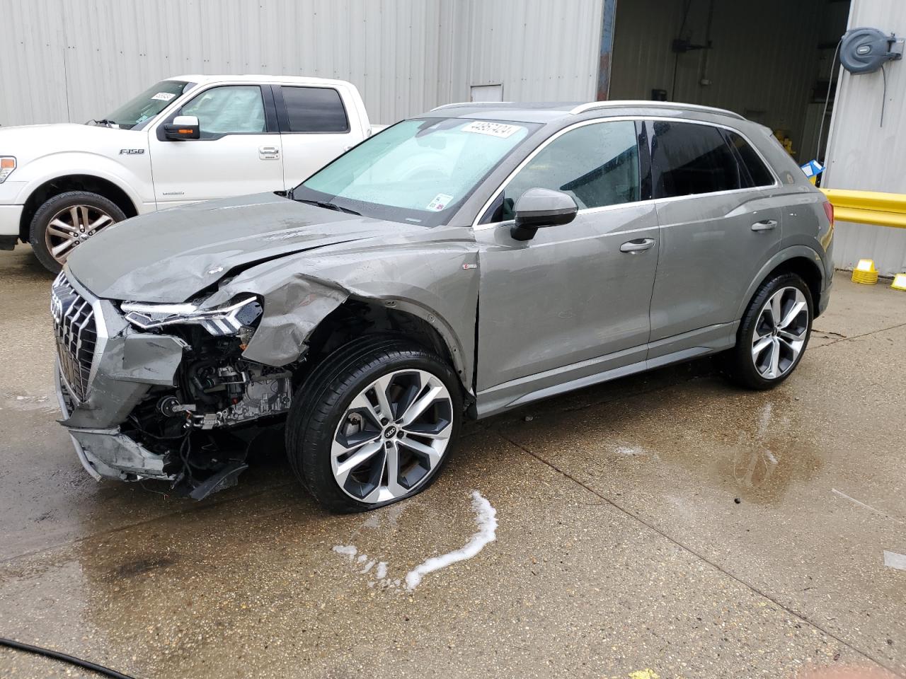 AUDI Q3 2021 wa1eecf35m1042944