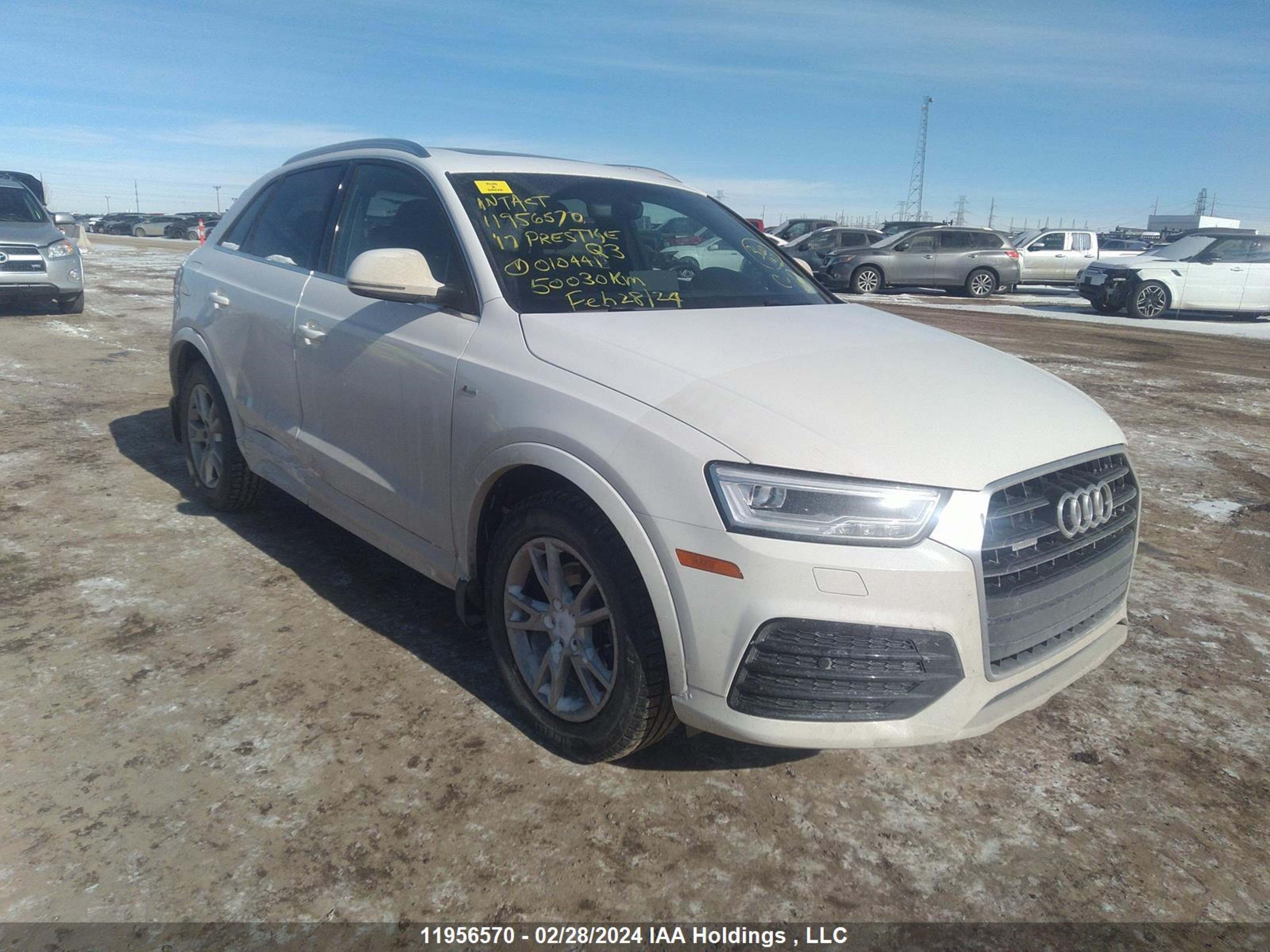 AUDI Q3 2017 wa1gccfsxhr010441