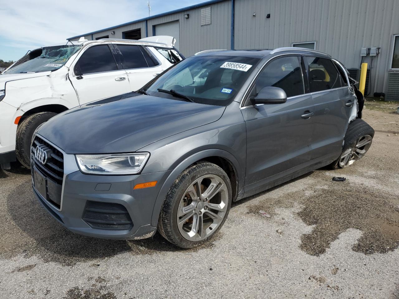 AUDI Q3 2017 wa1hccfs1hr013197