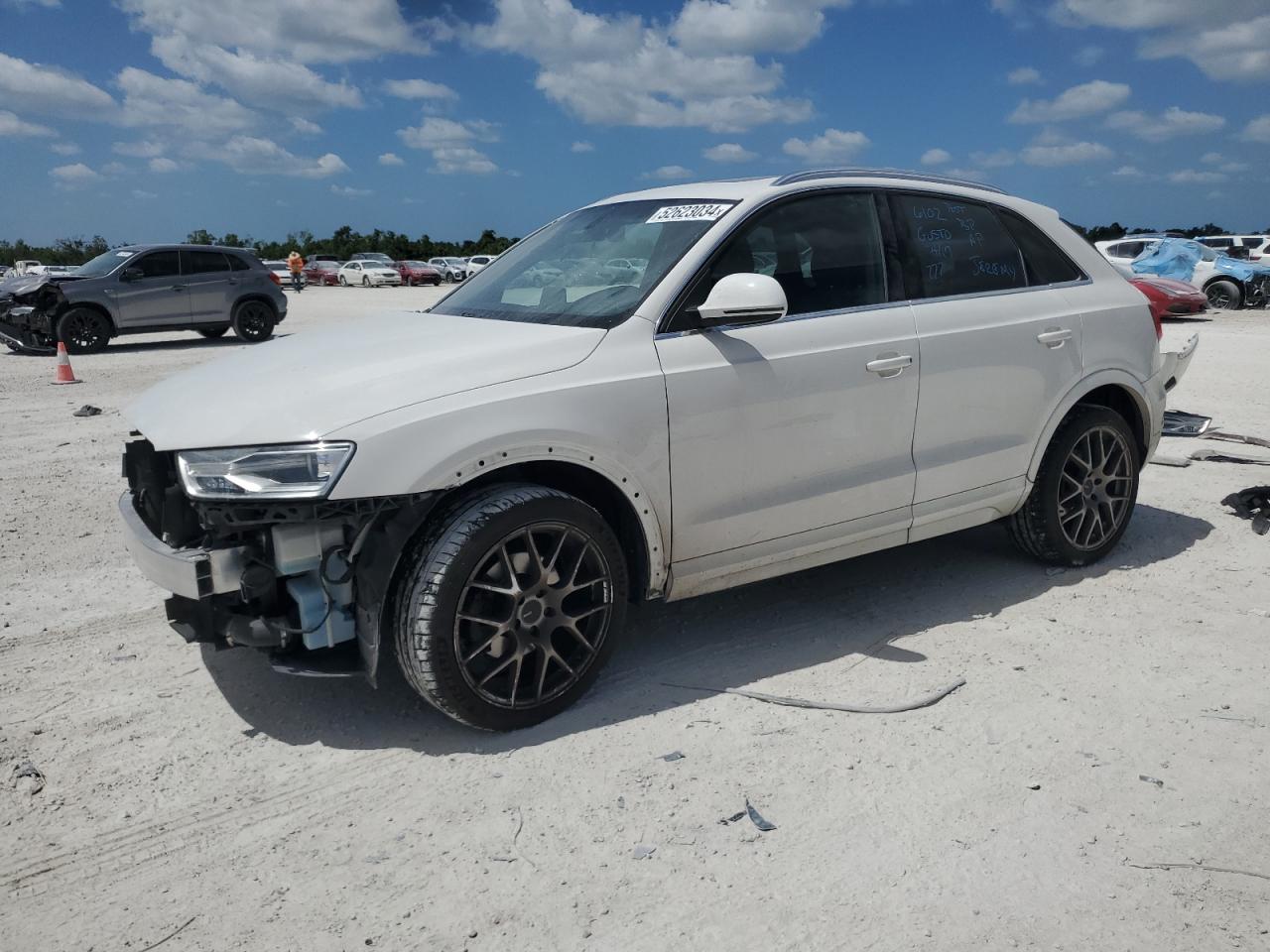 AUDI Q3 2017 wa1jccfs2hr010066